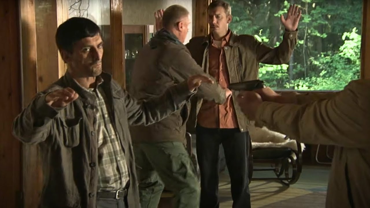 Шпионский боевик о спецслужбах и оружии 🔫