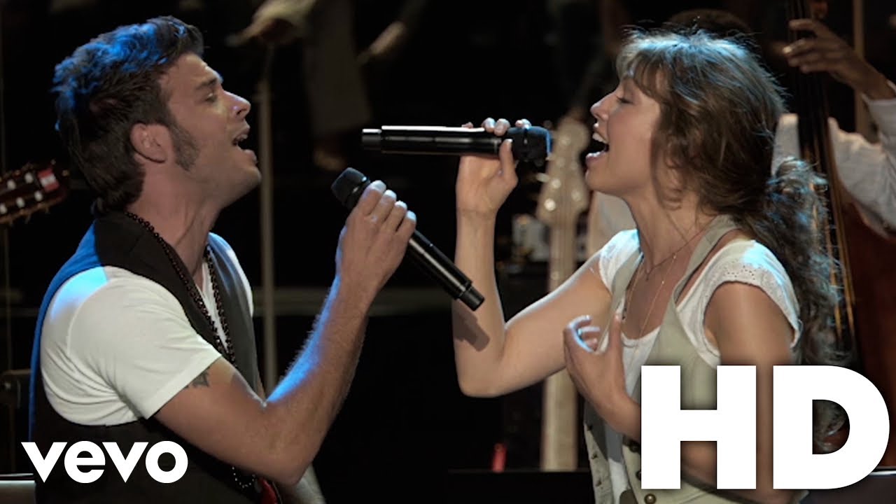 Thalía & Pedro Capó - Estoy Enamorado 🎶