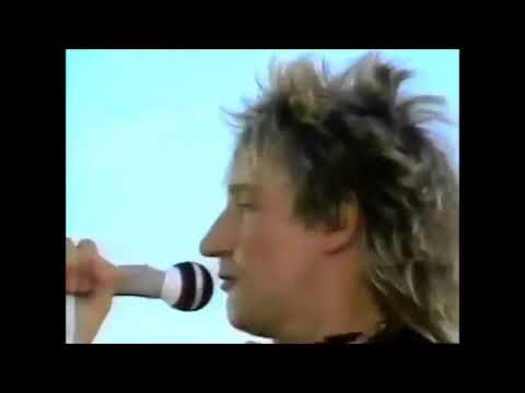 Rod Stewart's HD Rooftop Performance of Young Turks 🎶