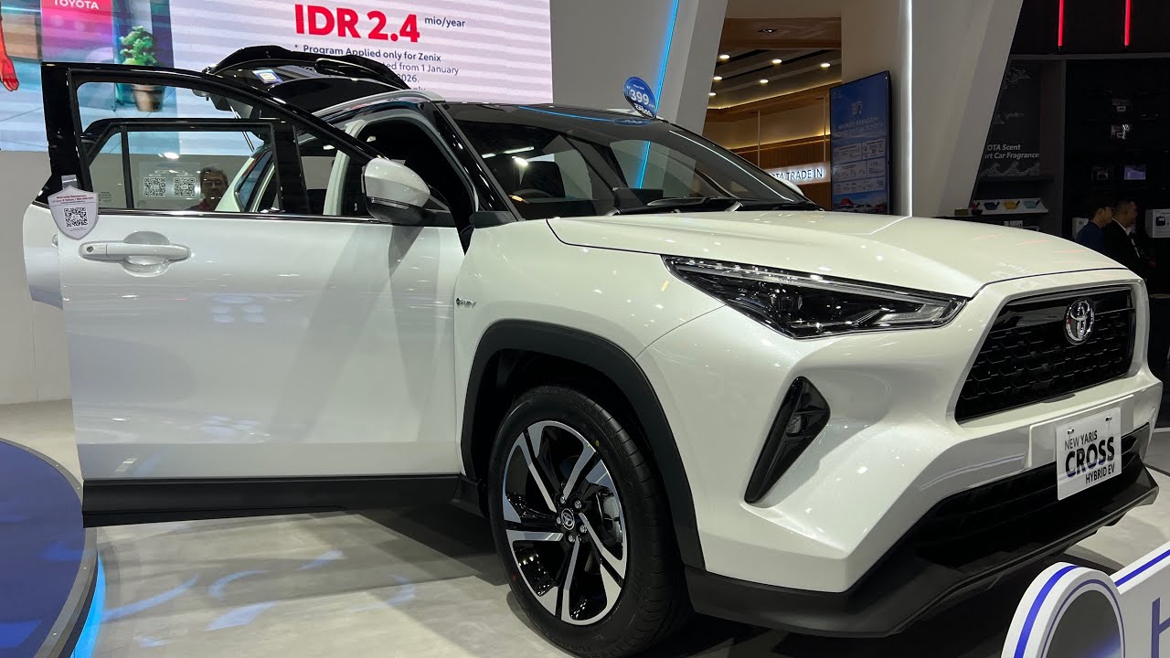 2026 Toyota Yaris Cross Hybrid: Luxury Compact SUV 🚗
