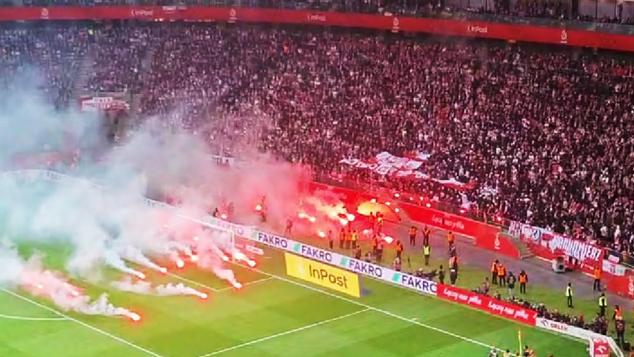 Przerwany mecz Polska - Holandia z powodu problemów z oprawą 🔥