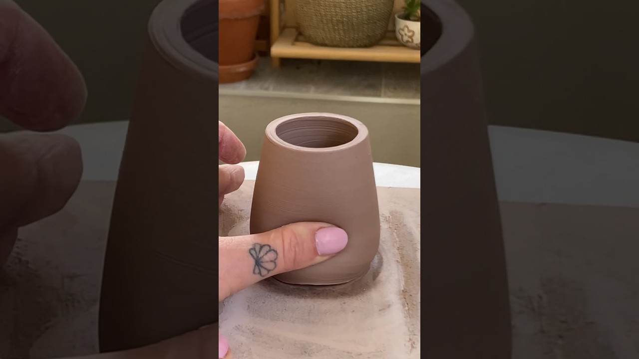 Discover the Must-Have Thumb Cup! Unique Ceramic Design ☕️