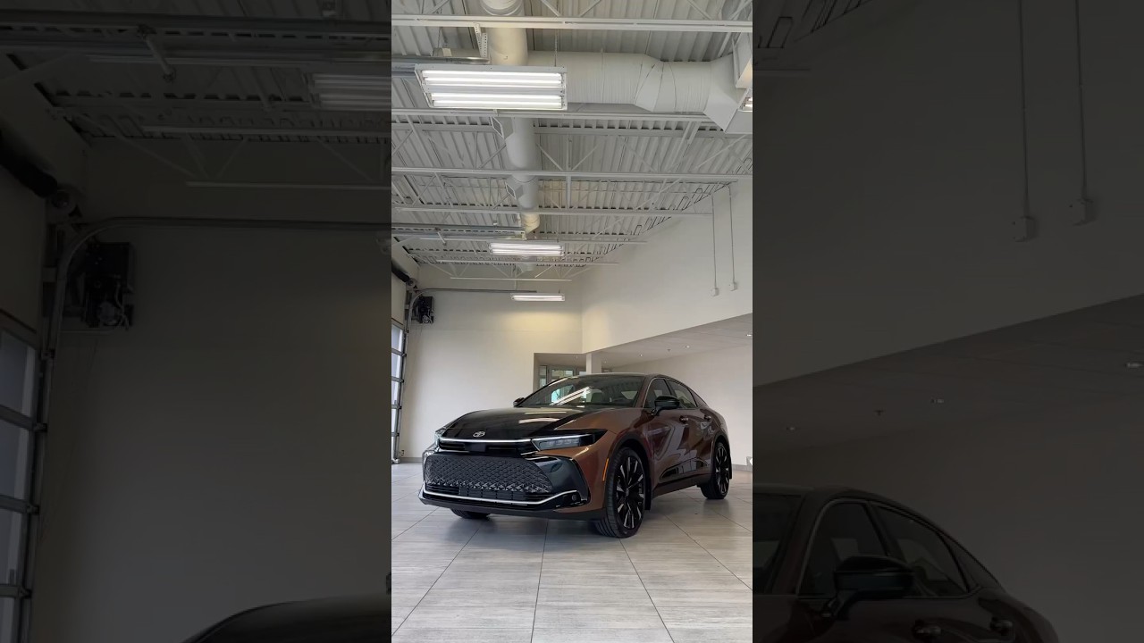 2025 Toyota Crown Platinum: Luxury & Performance