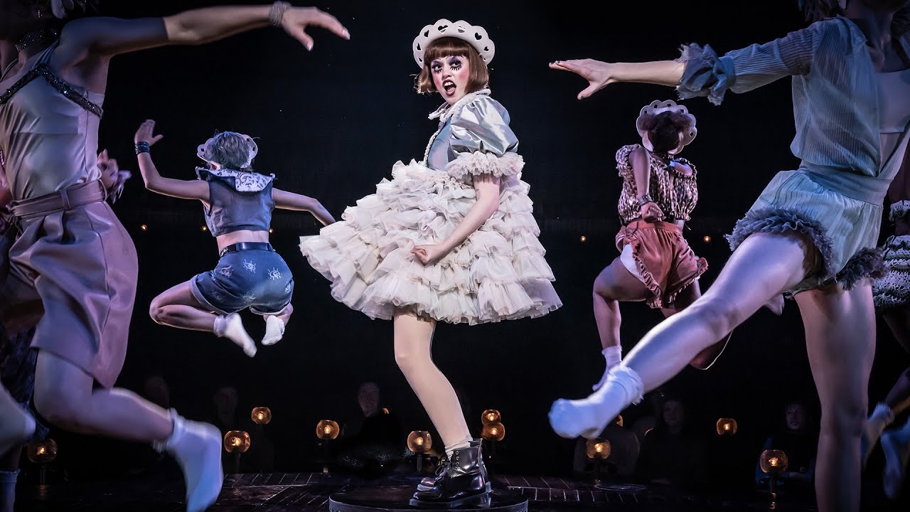 Aimee Lou Wood Stars as Sally Bowles in Cabaret at the Kit Kat Club π