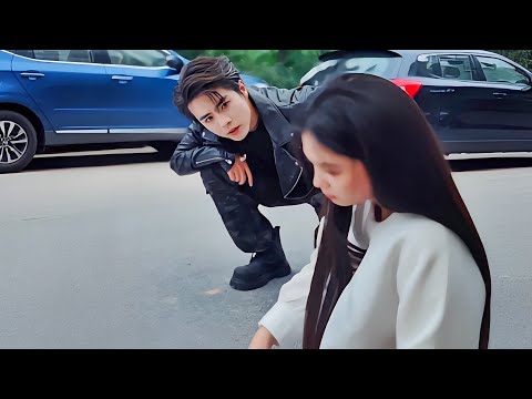 بتعمل نفسها مجنونه فالشارع والمفاجأة ان خطتها بتنجح وبياخدها اوسم شاب تعيش فبيته ملخص كامل