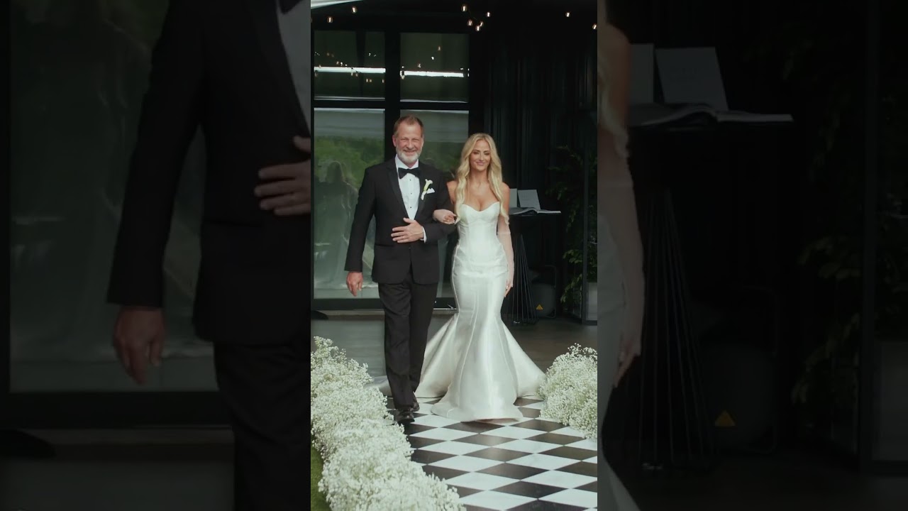 Groom's Priceless Reaction as Bride Walks Down the Aisle π