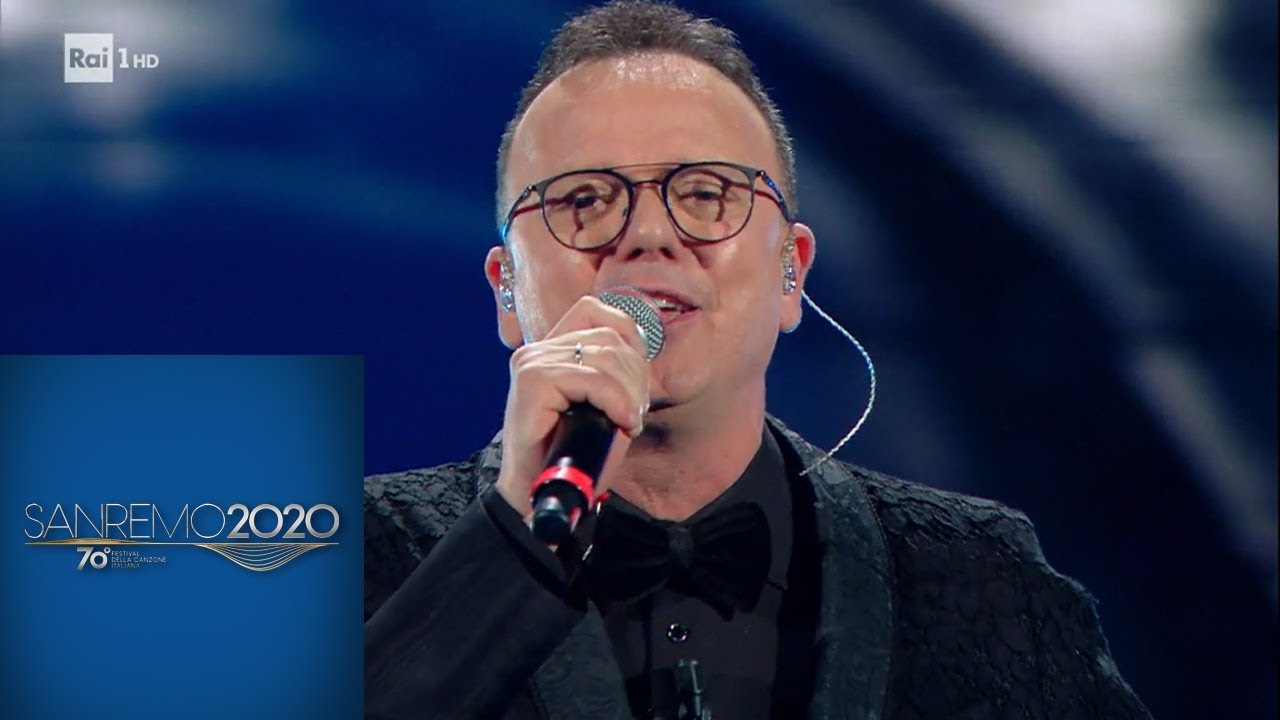 Sanremo 2020: Gigi D'Alessio Performs 'Non dirgli mai' on Stage 🎶