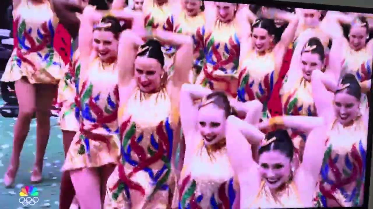 Radio City Rockettes at Macy’s Thanksgiving Parade 🎉