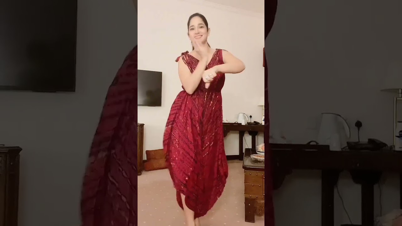 Faiza Gillani's Stunning Dance Performance | Khushbo Mein Basay Khat πΆ
