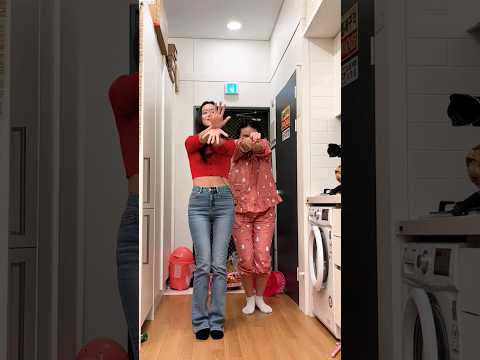 붉게 타버려진 #지수 와 #영지 🌹 #JISOO_FLOWER #지수꽃 #ME #JISOO #BLACKPINK #블랙핑크 #FLOWERchallenge