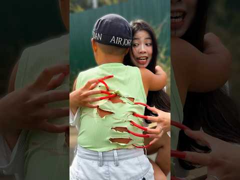 ToRung comedy: long nails 😱