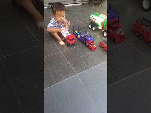 truk mainan,truk oleng #trukoleng #trukmainan #telolet #teloletbasuri #shortviral #shortvideo