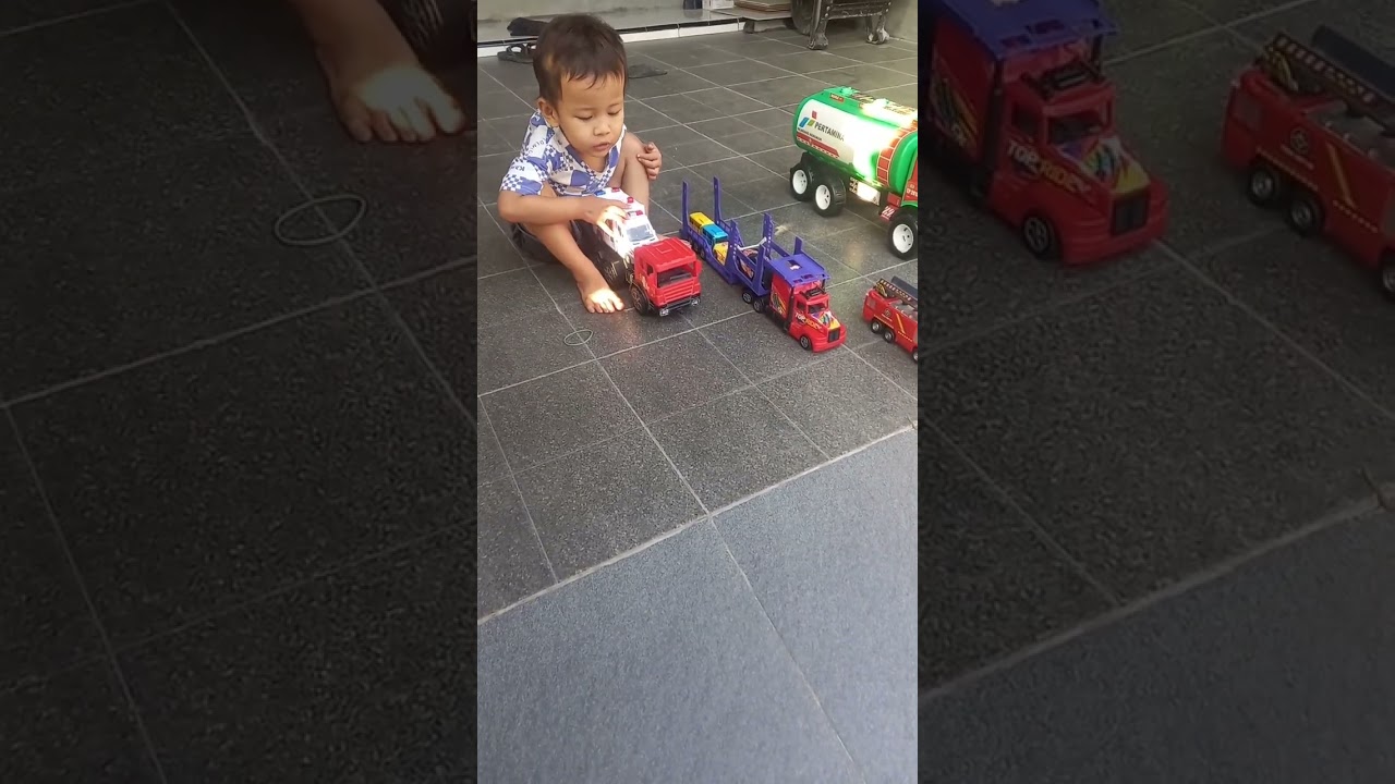 Hilarious Wobbly Toy Truck 🚚 | Viral Short Video