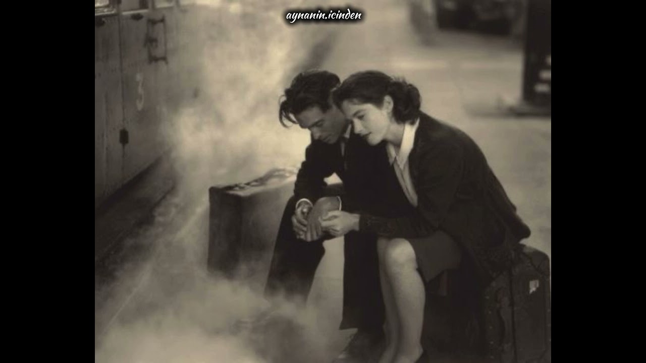 Adamlar - Öyle Bir Geçer Zaman Ki Şarkı Sözleri 🎶