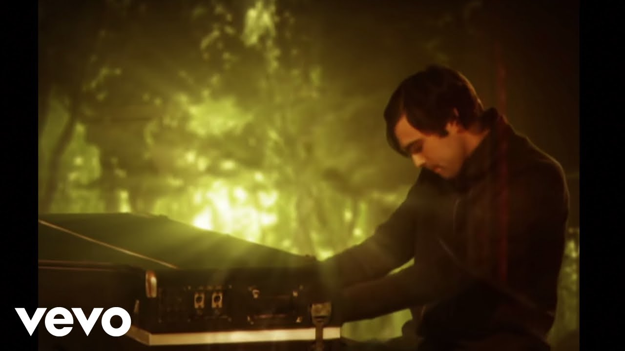 Keane - Somewhere Only We Know (Alternate Version) Music Video