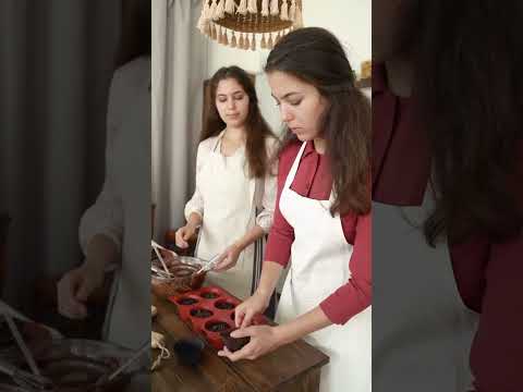 Compund Chocolate Vs Couverture Chocolate #chocolate #baking #tips #food #education #yummy #sweet