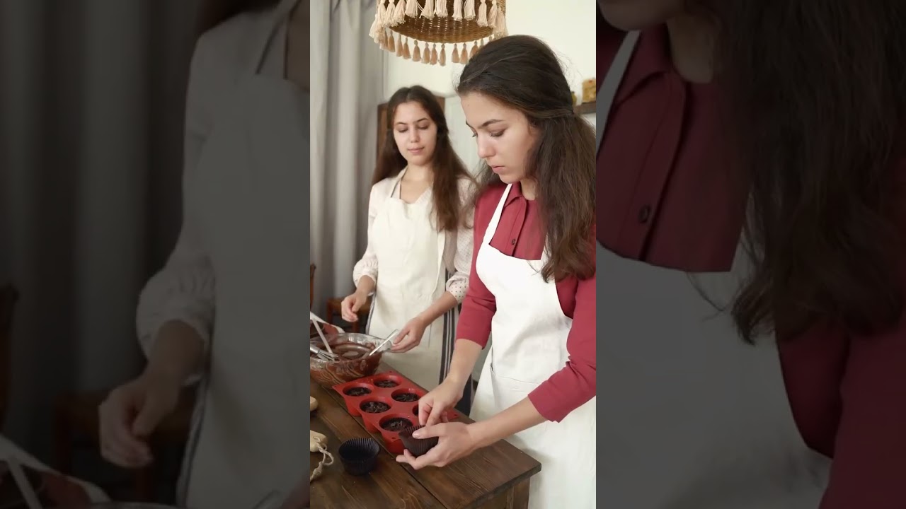 Compound Chocolate vs. Couverture Chocolate: Which One Is Better for Baking? 🍫