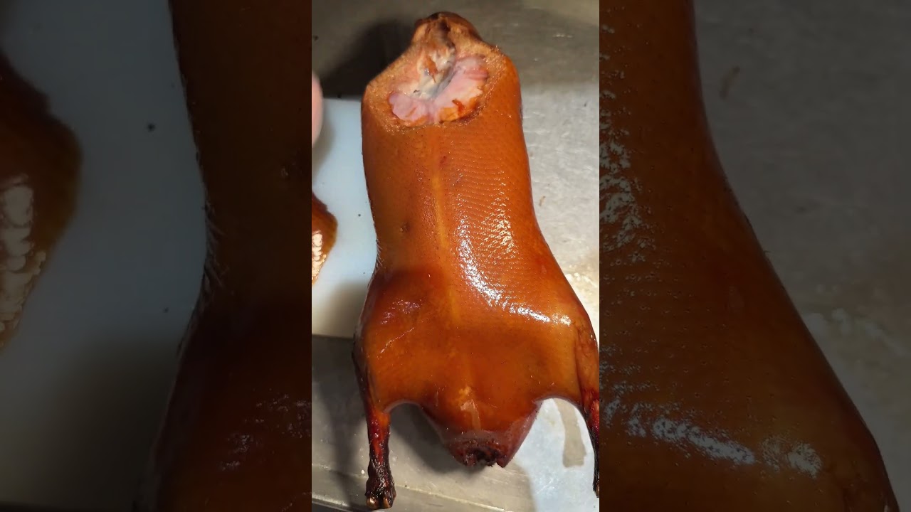 My Delicious Experience Trying Beijing's Famous Peking Duck 🦆