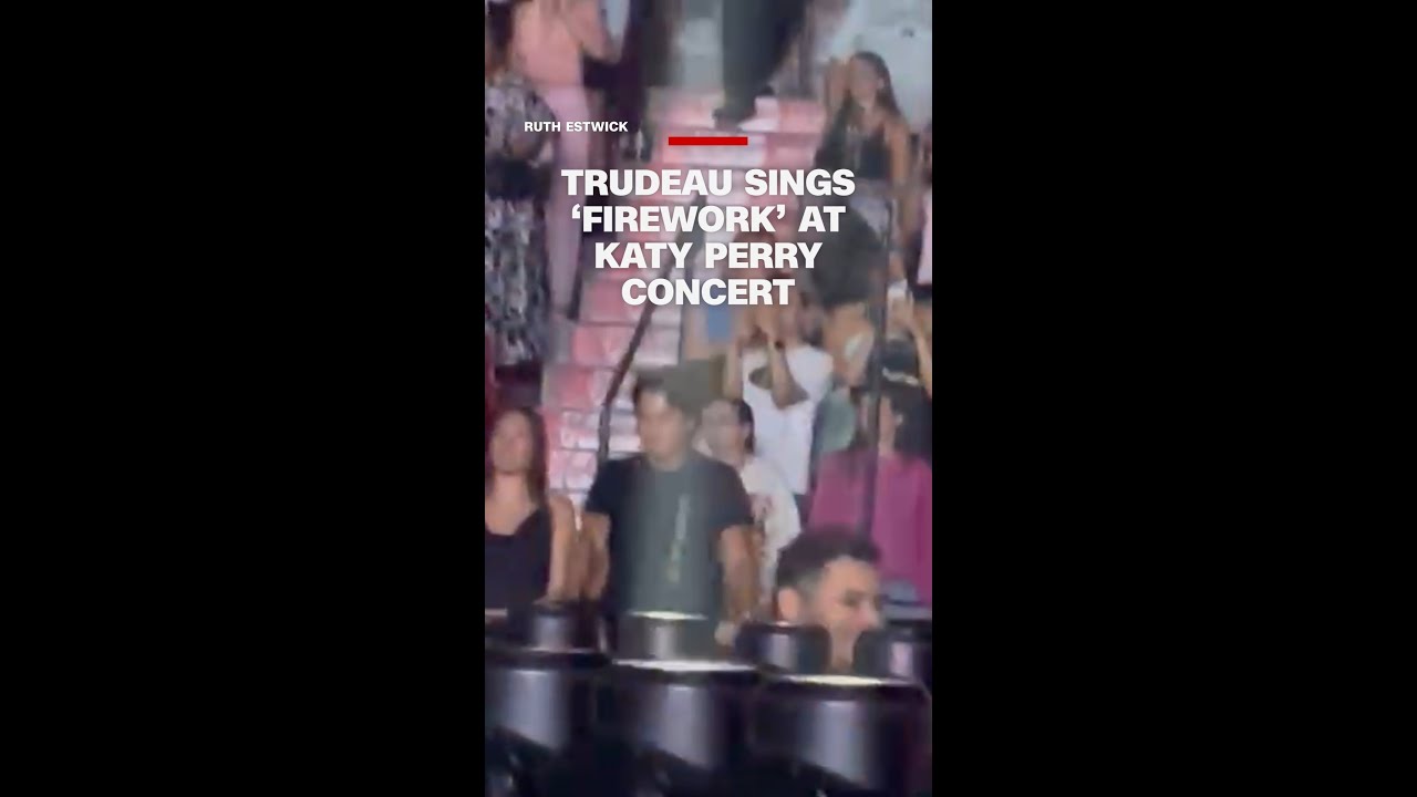 Justin Trudeau Joins Katy Perry Concert Sing-Along 🎤
