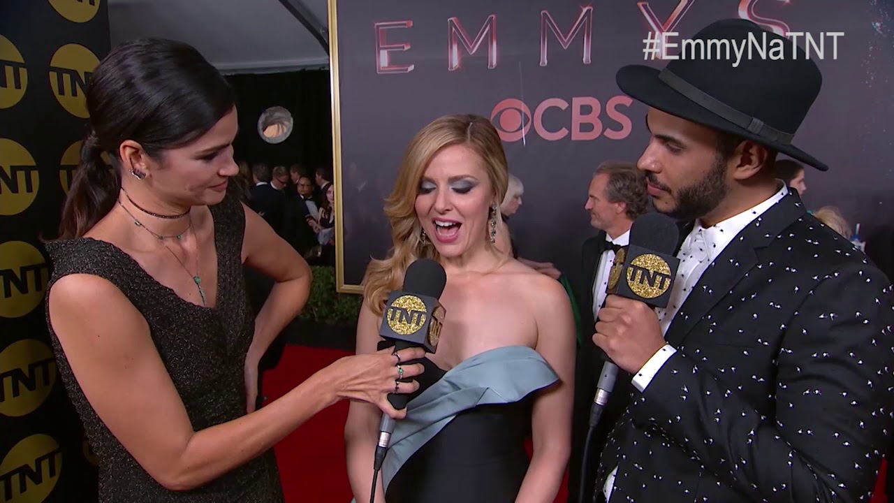 Surpreendente! Cara Buono, a mãe do Mike em Stranger Things, revela segredos 🎬