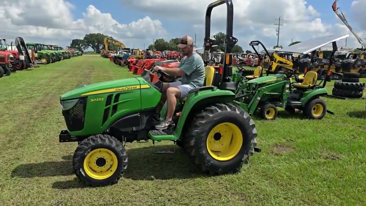 John Deere 3025E for Sale π