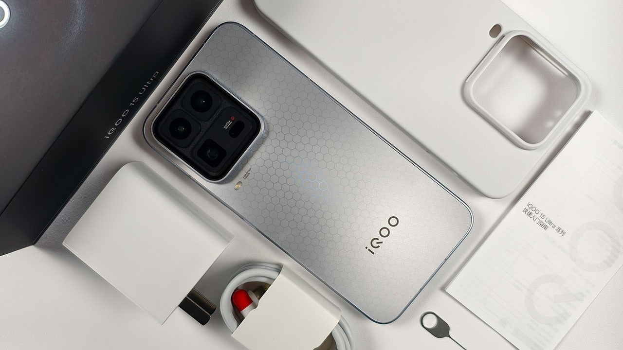 iQOO 15 Ultra Silver Unboxing and Camera Test! - ASMR