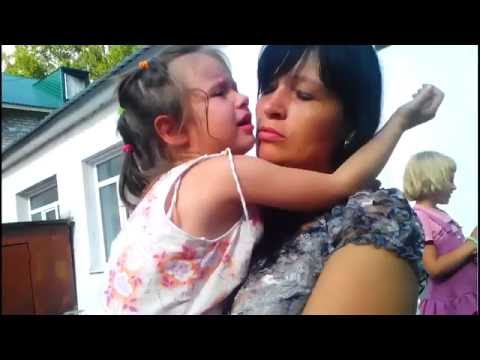 'Мама, не уходи!' Ирина Байкова навещает изъятых детей