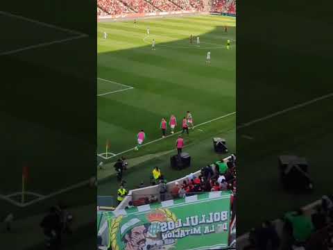 Suplentes béticos calientan en el RCD Mallorca-Betis. 25-01-25 #realbetis #football