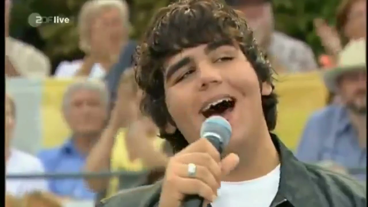 Il Volo Live Performance of 'Il Mondo' at ZDF Fernsehgarten (2011) 🎶