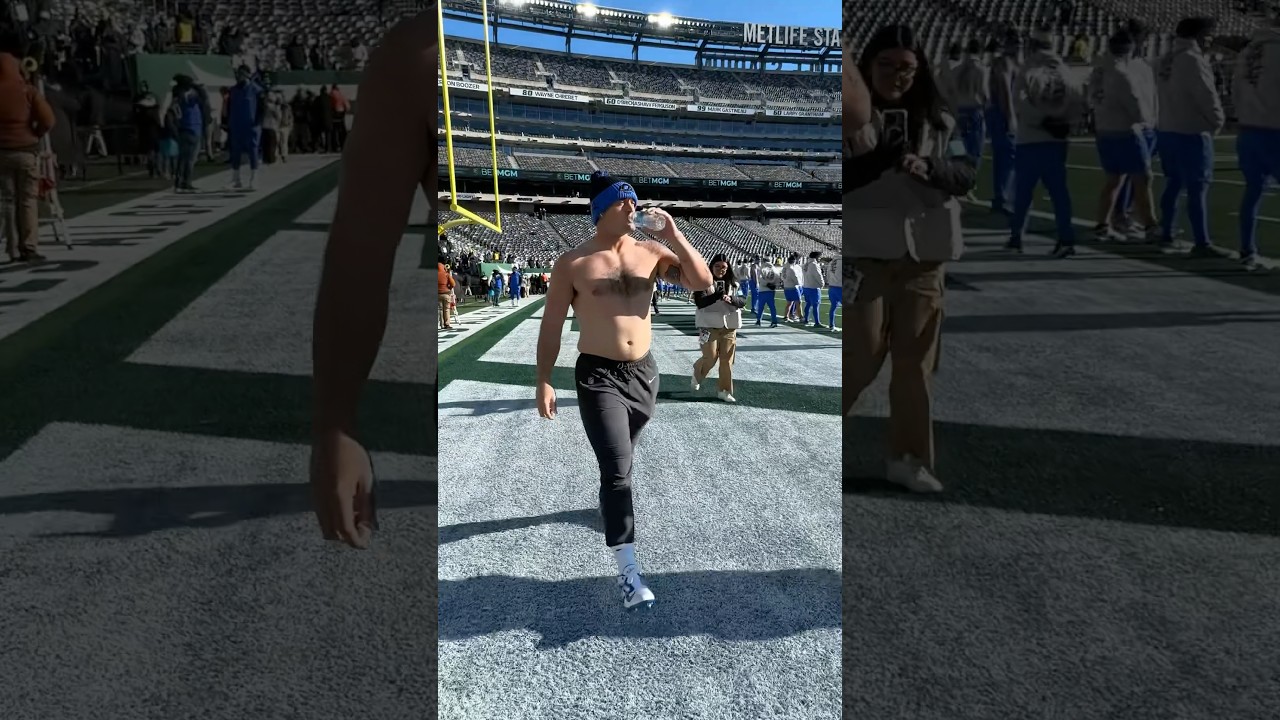 Michael Hoecht Gets the Ultimate Welcome at the Salty Spitoon! 💪 #NFL #Rams #Shorts