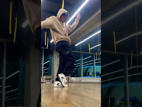 5УТРА - Давай сбежим - Танец (Vova Legend)