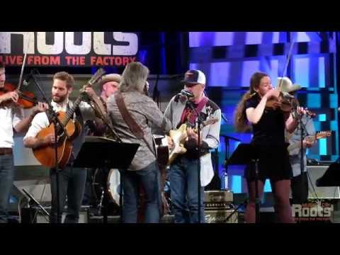 Nashville Jam Performs 'Tonight The Bottle Let Me Down' 🎶