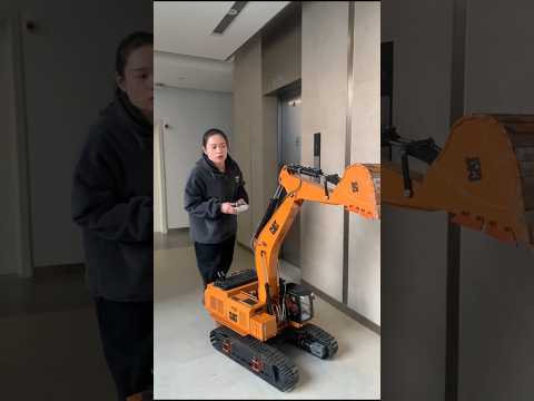 world biggest RC excavator truck