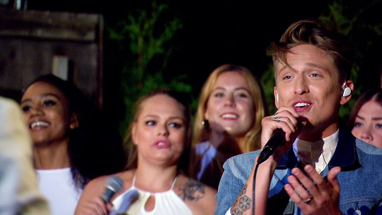 Danny Saucedo's Emotional Cover of Ted Gärdestad's 'För kärlekens skull' on Så mycket bättre 🎶