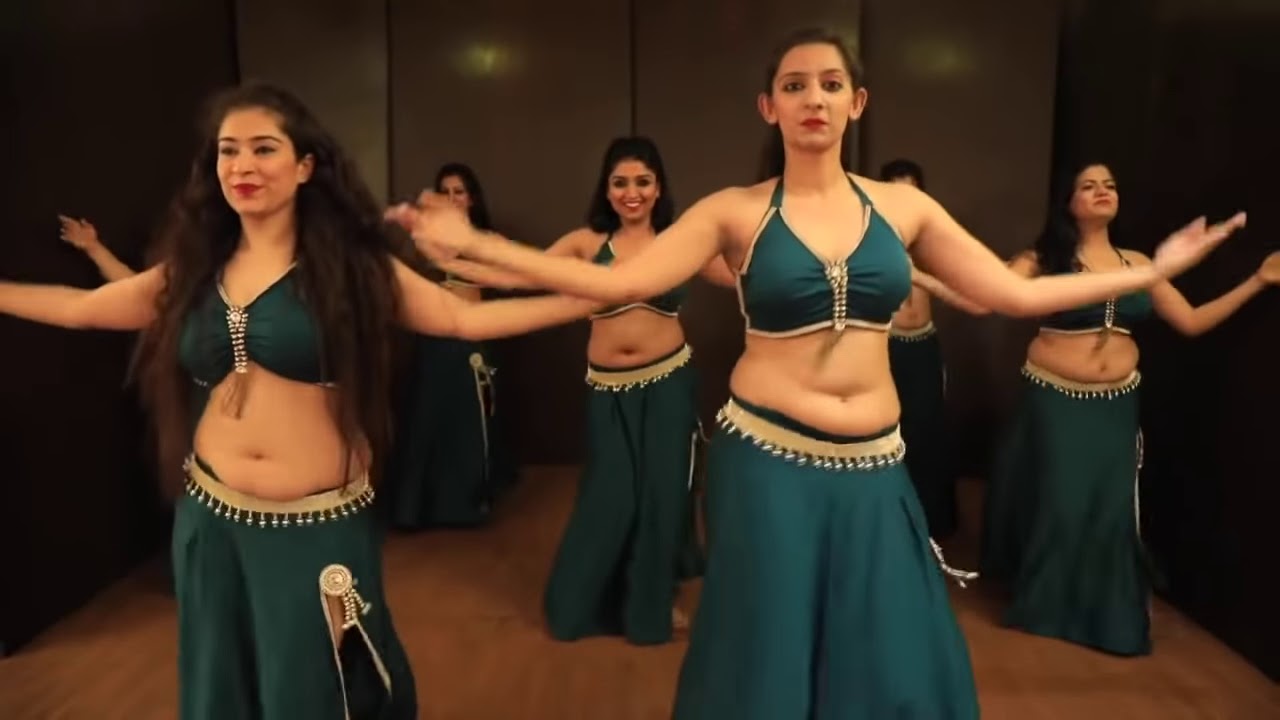 Mesmerizing Dilbar Belly Dance Performance ✨