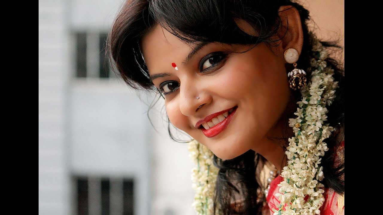 Barshar Dine Bengali Recitation by Munmun Mukherjee