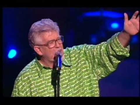Rolf Harris Performs 'Tie Me Kangaroo Down' at Royal Albert Hall 🎶