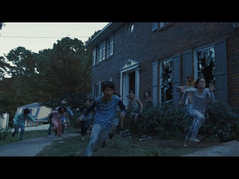 Weapons (2025) Scene - Kids Chase Gladys in HD π¨