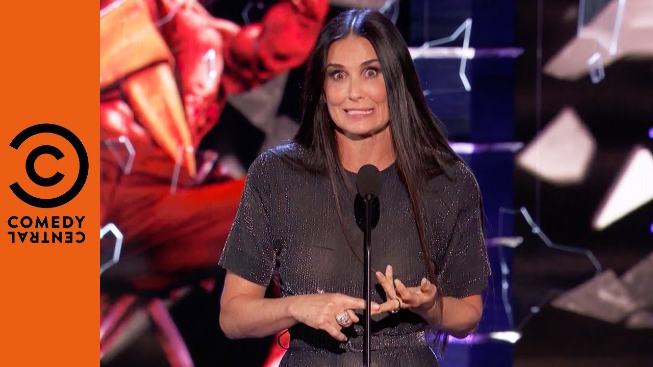Demi Moore Surprises Everyone with Bold Roasts at Bruce Willis' Roast 🎤