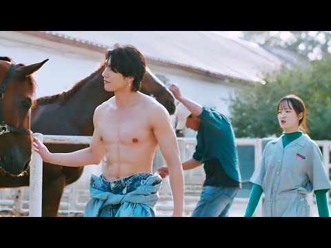 بنت فقيرة بتضرب شاب وسيم وغني فـ بينتقم منها وبيشغلها خادمه في مزرعته ملخص مسلسل