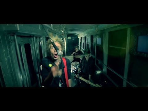 DARI - "Solo Punk Rock" (Official Video)