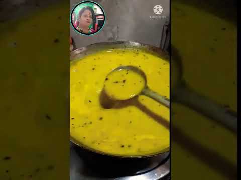 #Shorts/राजस्थान की फेमस कढ़ी जो कि पूरी और कचोरी के साथ बनाई जाती है।#Kadhi