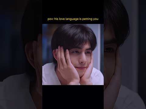 He is always touching her š„° #goahead #cdrama #songweilong #tansongyun #familybychoice