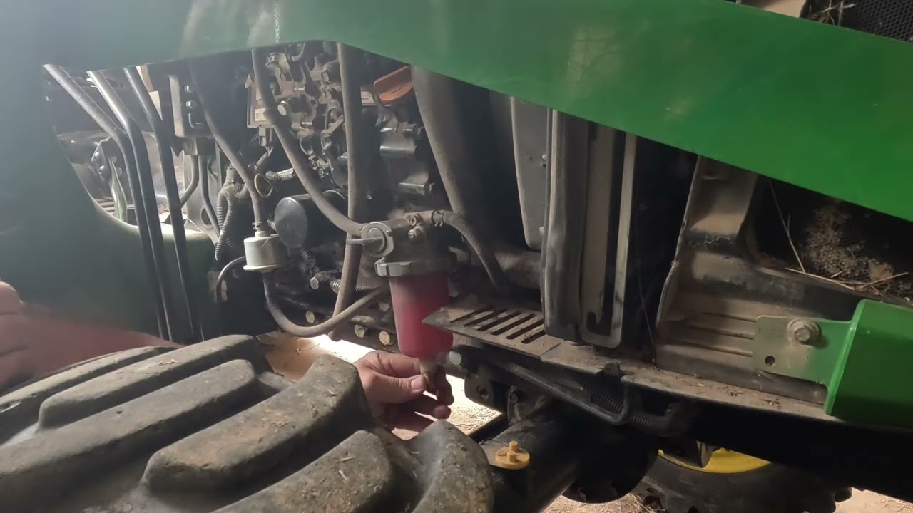 John Deere 3025e: Air & Fuel Filter Change 🌱