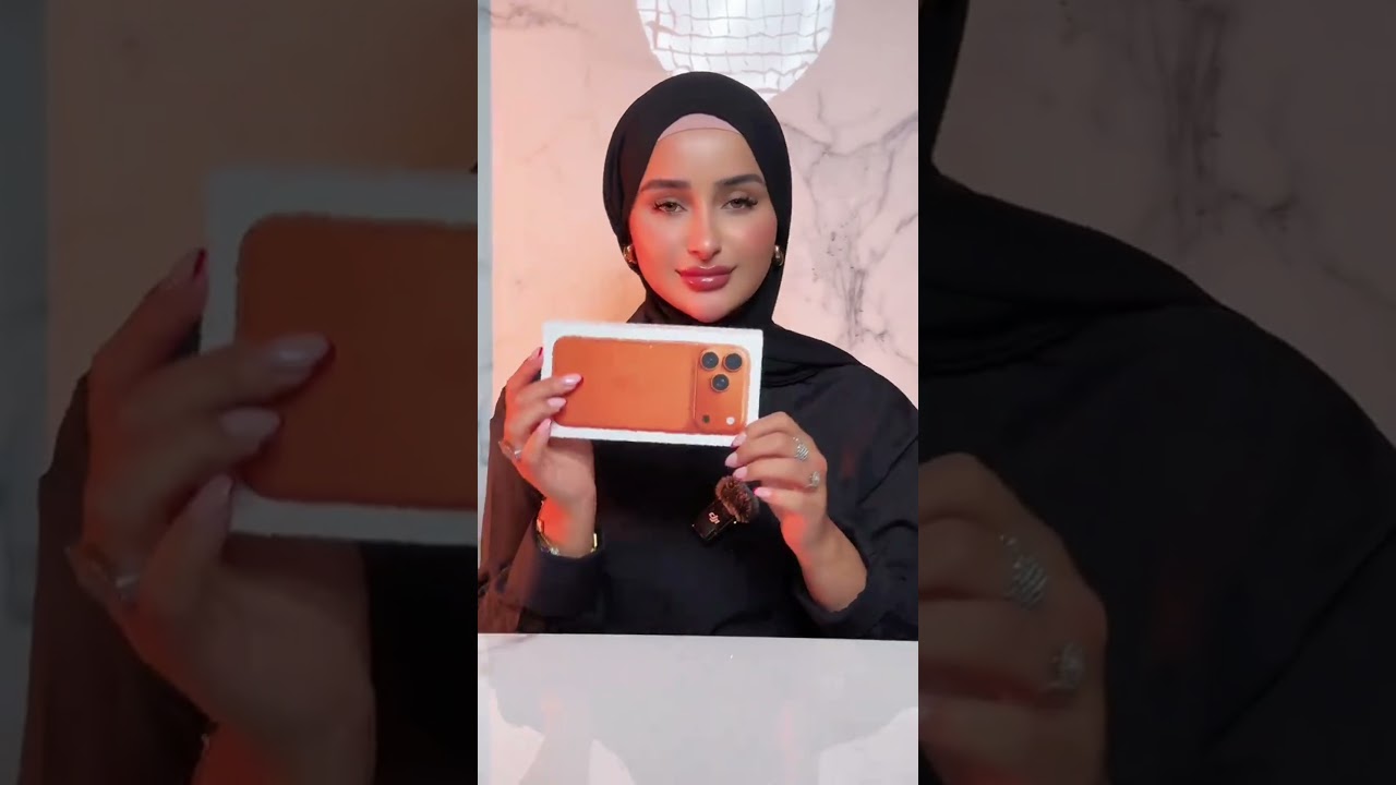 مشاهير يشتريون iPhone 17 Pro Max، بما في ذلك لانا بالذهب 📱