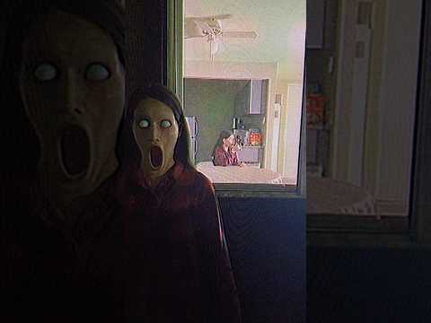 Don’t look outside #weirdcore #analoghorror #mandelacatalogue #alternates #uncanny #uncannyvalley