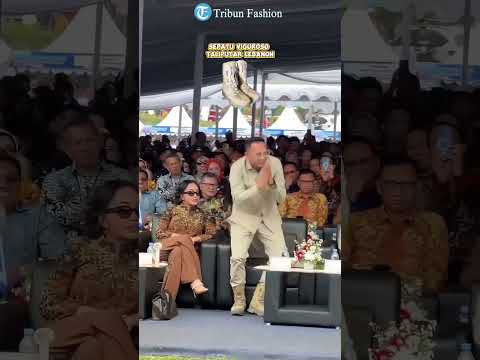 Spill outfit Raffi Ahmad saat menjalankan tugas sebagai utusan khusus presiden,kekayaan Raffi Ahmad