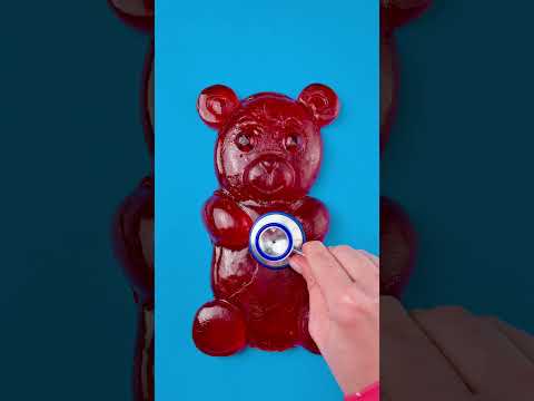 Emergency! First Aid for a Pregnant Giant Gummy Bear! 😃 🧸