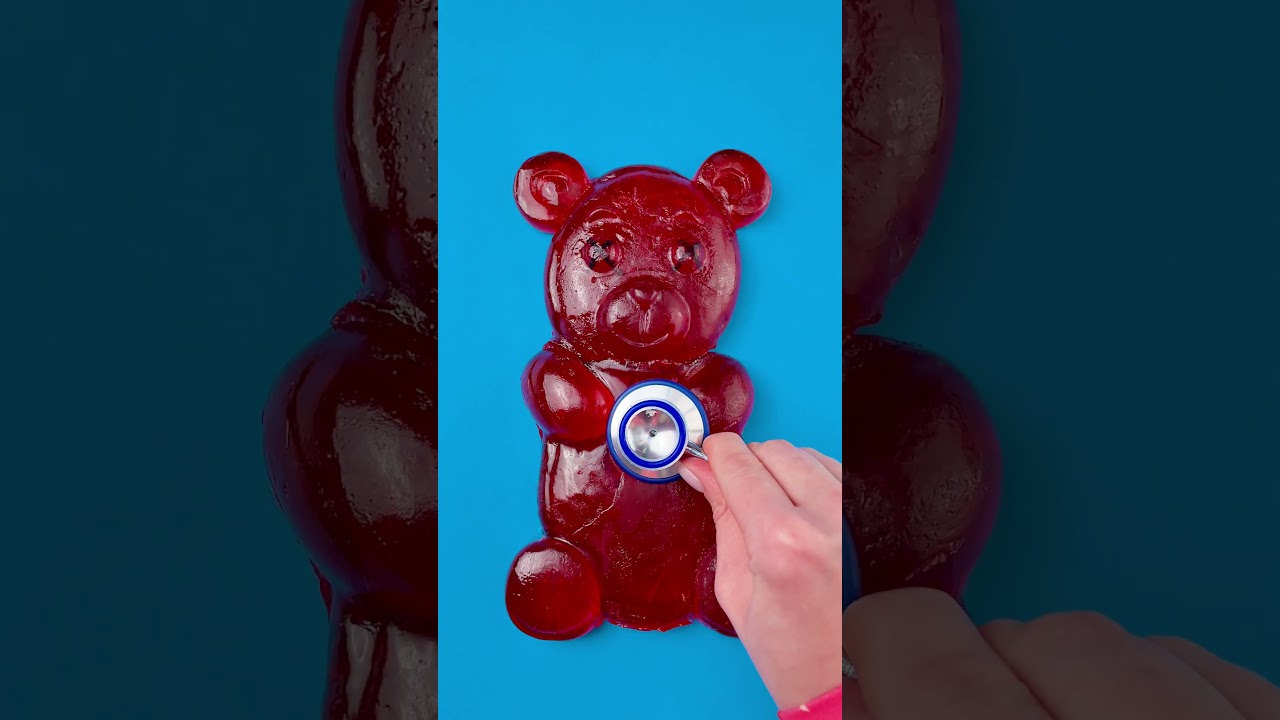First Aid for a Pregnant Giant Gummy Bear! 🧸