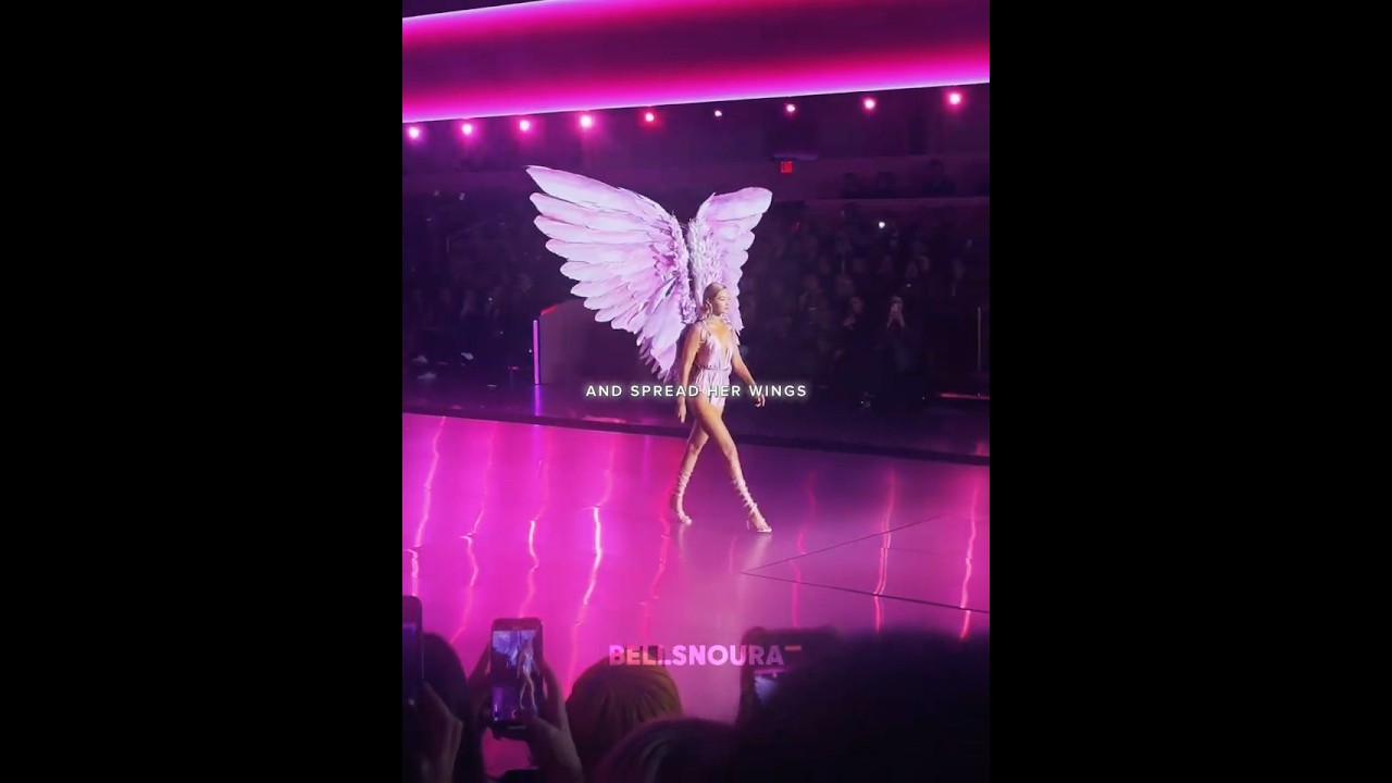 The moment she spread her wings 🩷. #gigihadid #victoriasecret #supermodel #fashion